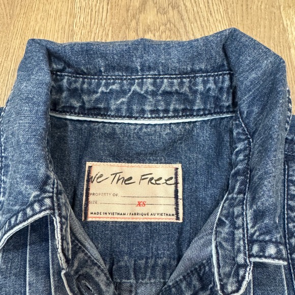 Free People We The Free After Hours Denim Top Montauk Wash Size XS NWT Oversized - Picture 6 of 11